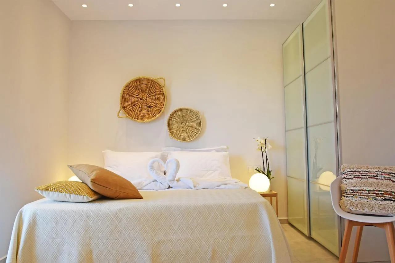 Apartmán Cretesuites - Urban Villa With Pool - 500M To The Beach Rethymno